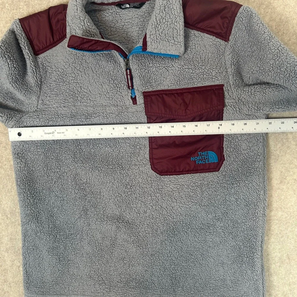 The North Face Dunraven Sherpa Fleece Mens Medium Grey Burgundy 1/4 Zip Pullover